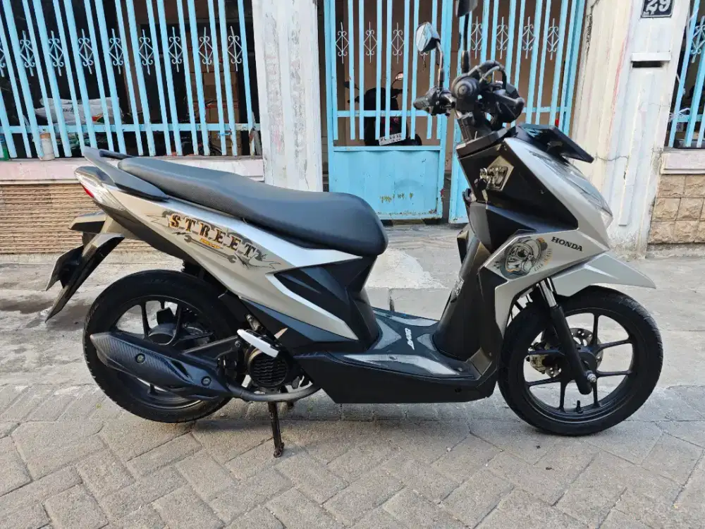 BU beat stret 2023 plat w sda kondisi sgt bagus siap pakai