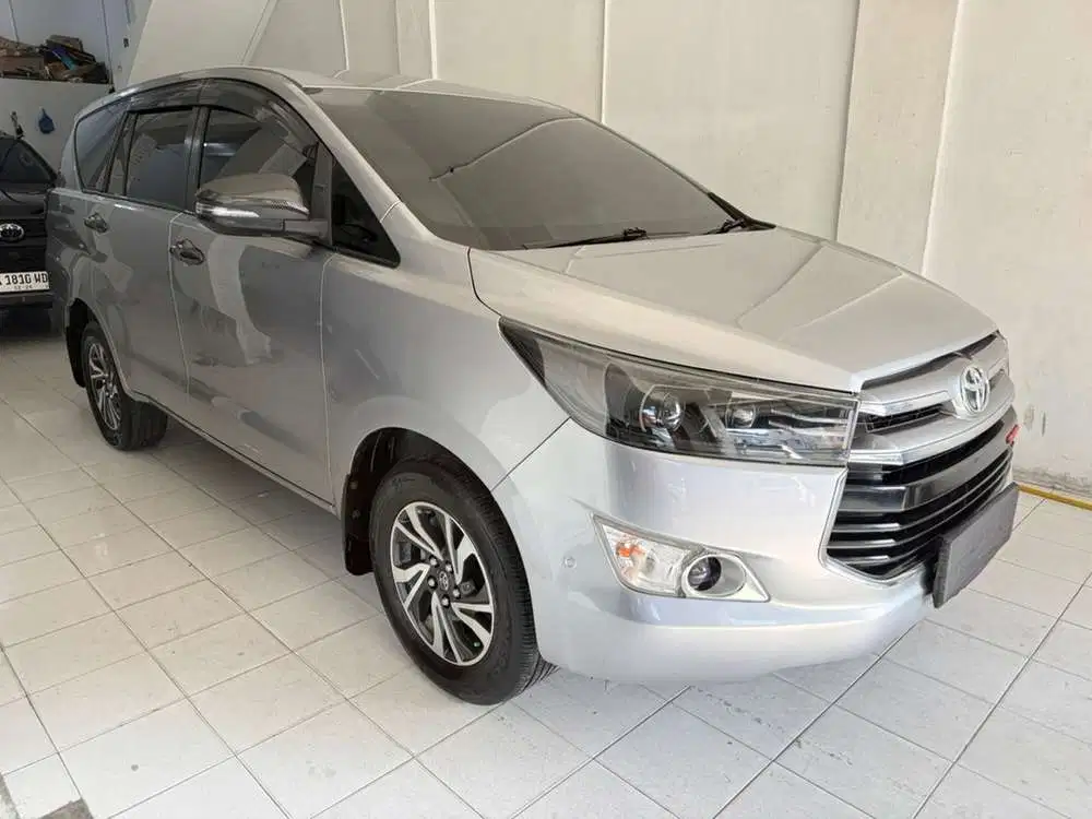 Innova 2.4 V Manual Diesel 2017 Silver