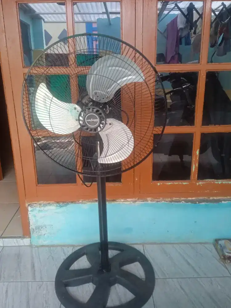 Kipas Angin Advance 18 in