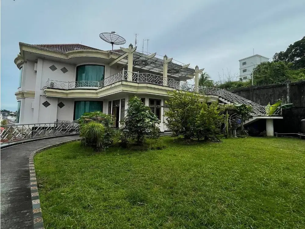 Di Jual Rumah Mewah Tengah Kota
