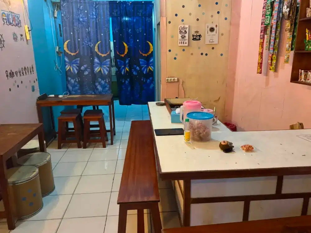 Meja dan kursi warkop
