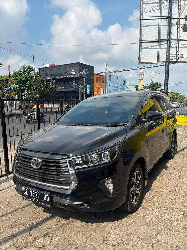 Innova V AT Diesel 2022 (km 7rb)