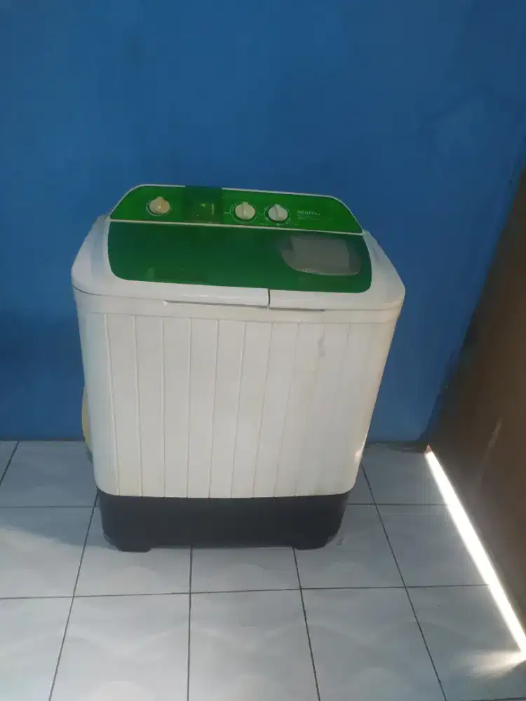 Jual. M cuci 2 lobang  merek denpoo 7kg