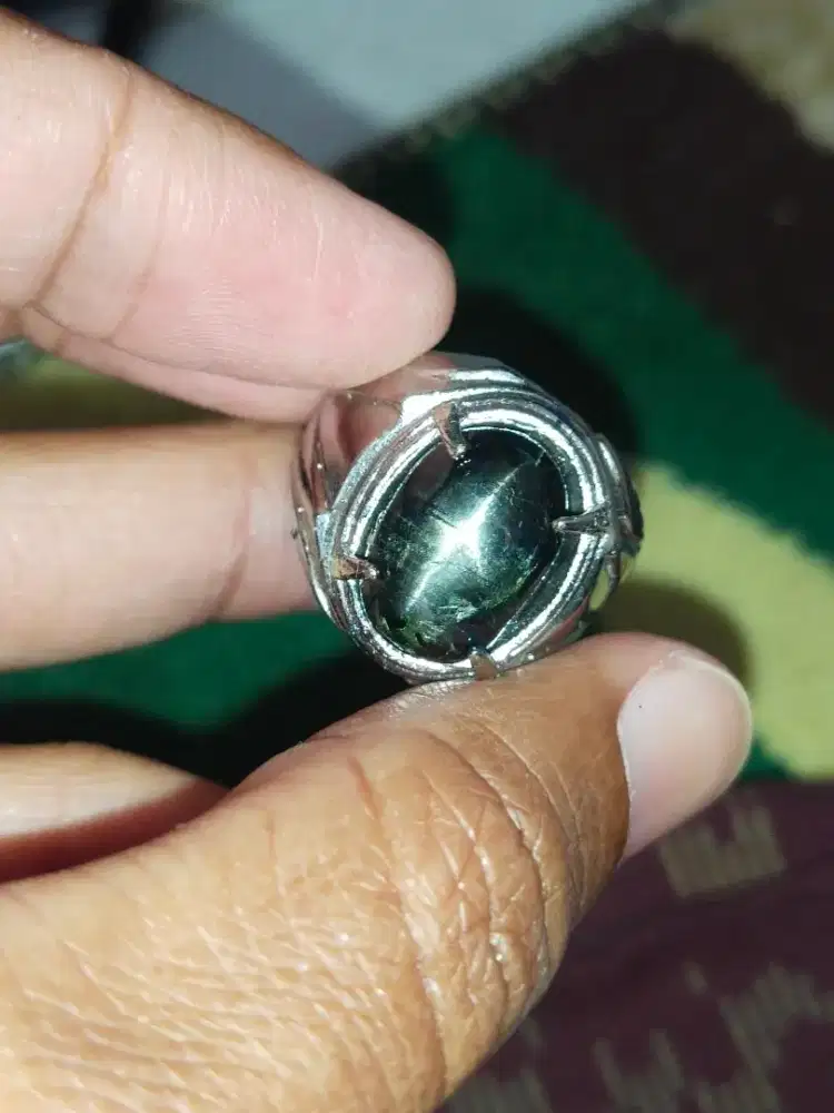 Cincin black safir