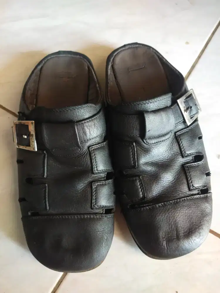 Sepatu sendal kulit uk 39