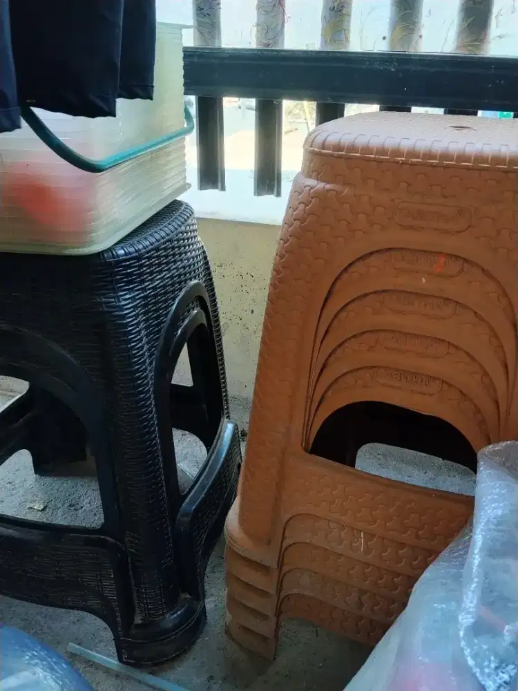 Kursi plastikkk