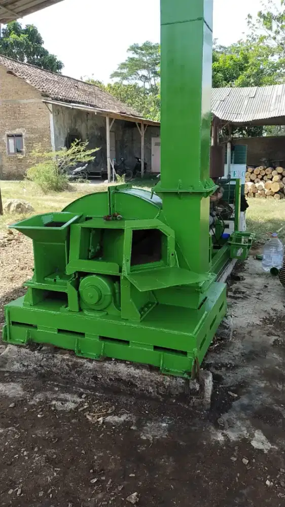 Mesin pencacah kayu/Wood chipper
