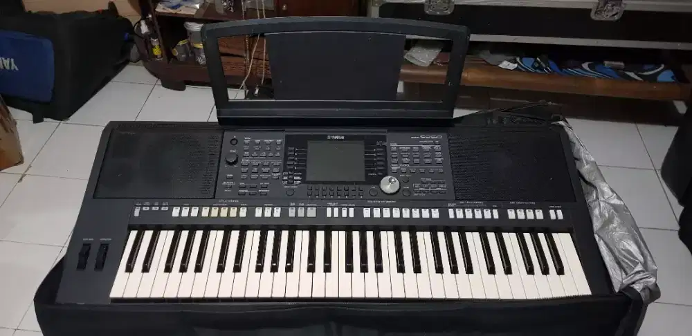 Keyboard YAMAHA PSR S950 istimewa