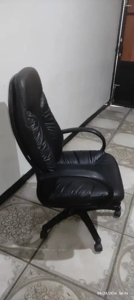 Kursi kantor ERGOTEC kulit
