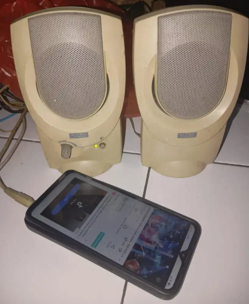 Speaker computer laptop. Merk. Altec normal. Bass. Di jaksel