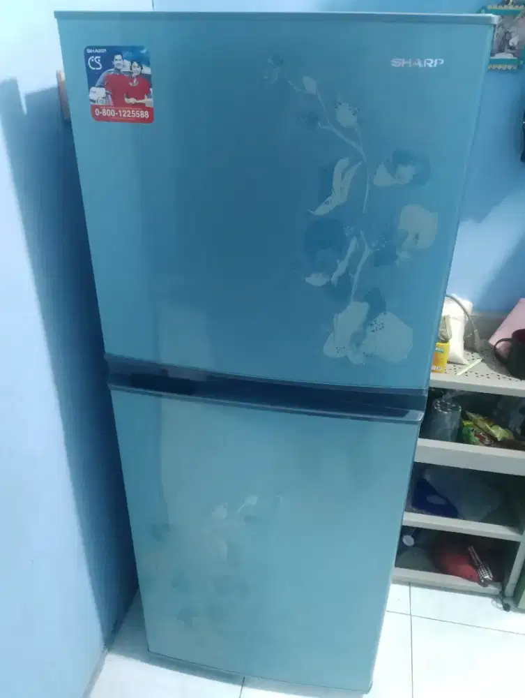 Dijual kulkas 2 pintu SHARP nominus