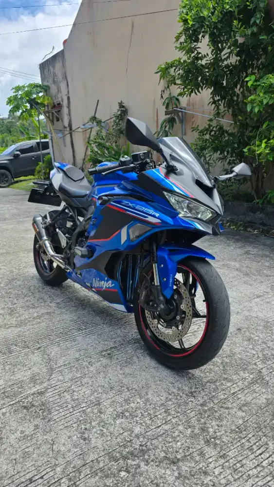 Kawasaki ZX25R QS ABS
