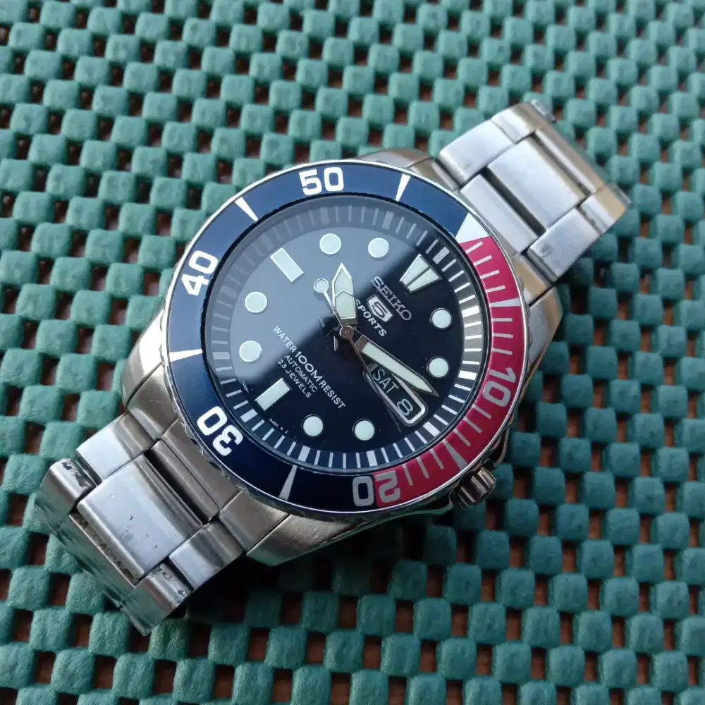 Preloved Koleksi Seiko SNZF15K1 Sea Urchin Pepsi