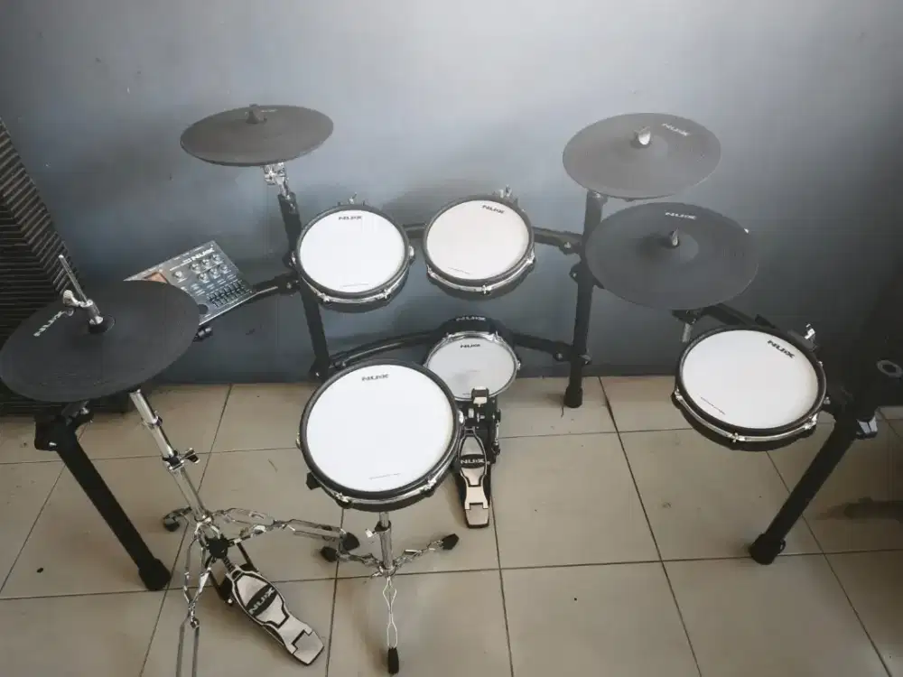 Di jual drum elektrik nux dm8 second like new full set