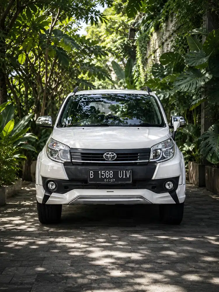 Rush 1.5 TRD Sportivo Bensin-AT