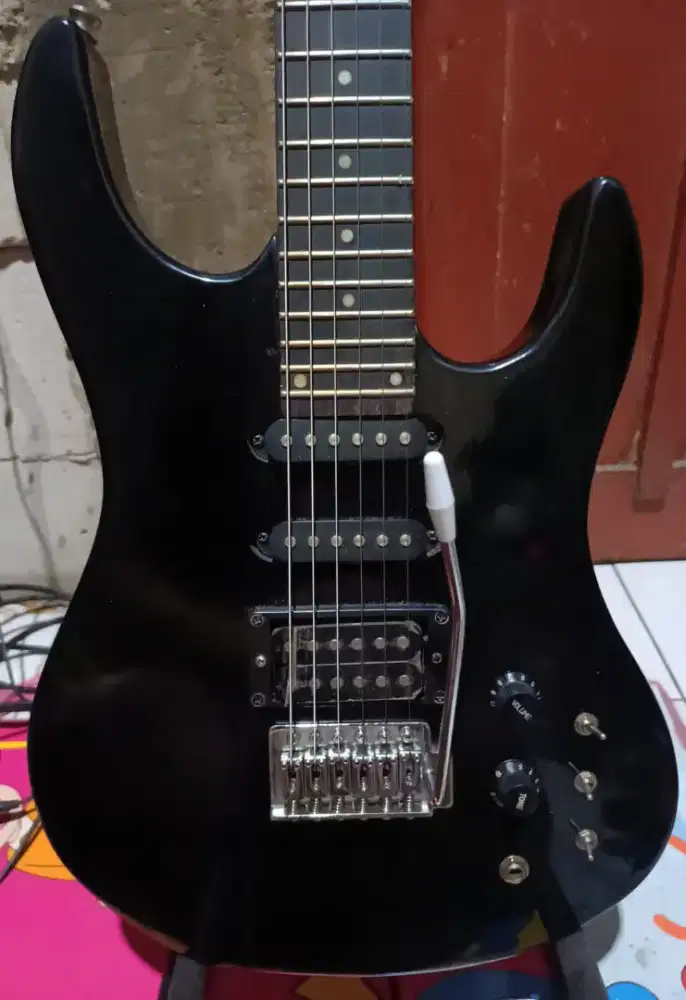 Di jual murah gitar listrik merk extreme + efek + ampli bluetooth