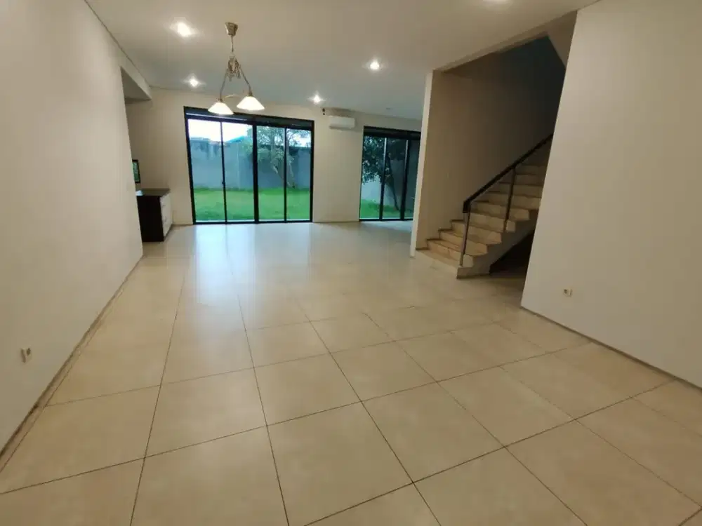 Rumah 2 Lantai Luas Terawat Nyaman Siap Huni di Subanglarang Kota Baru