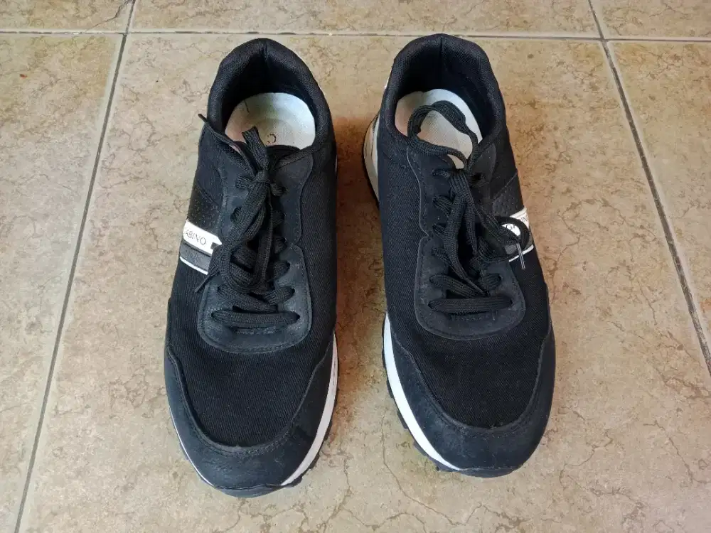 Sepatu gabino warna hitam