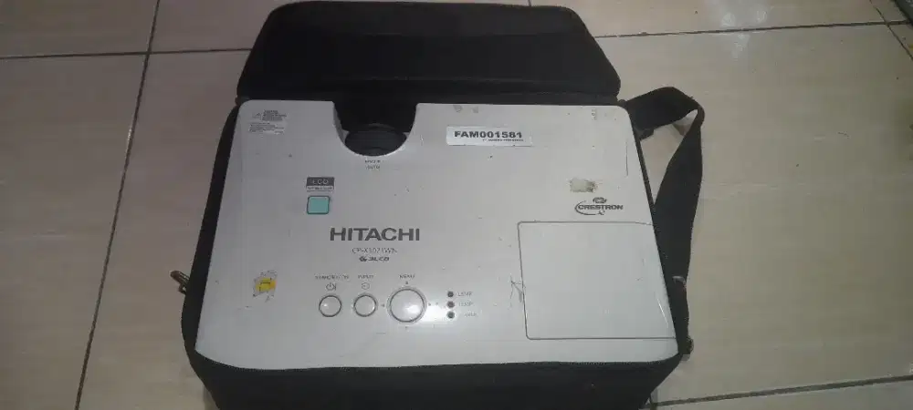 Proyektor hitachi HDMI