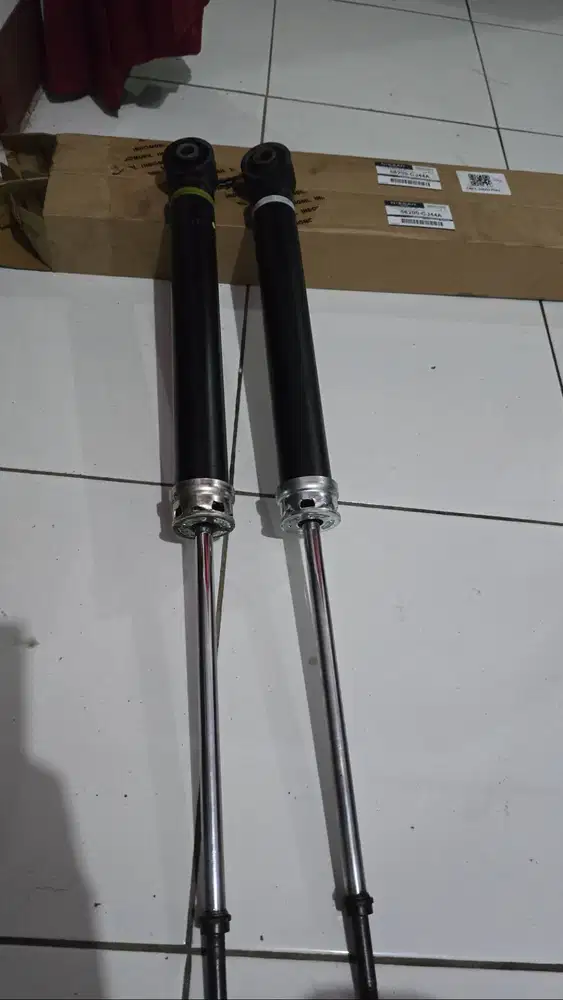 Shock breaker Belakang Grand Livina Ori 100%