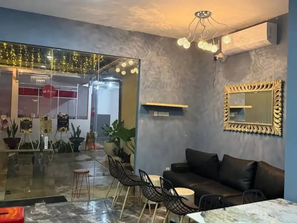 Over kontrak restoran dengan lokasi strategis di jalur utama Jl.Pondok Cabe raya, berada di area dengan lalu lintas yang ramai dan mudah dijangkau.
