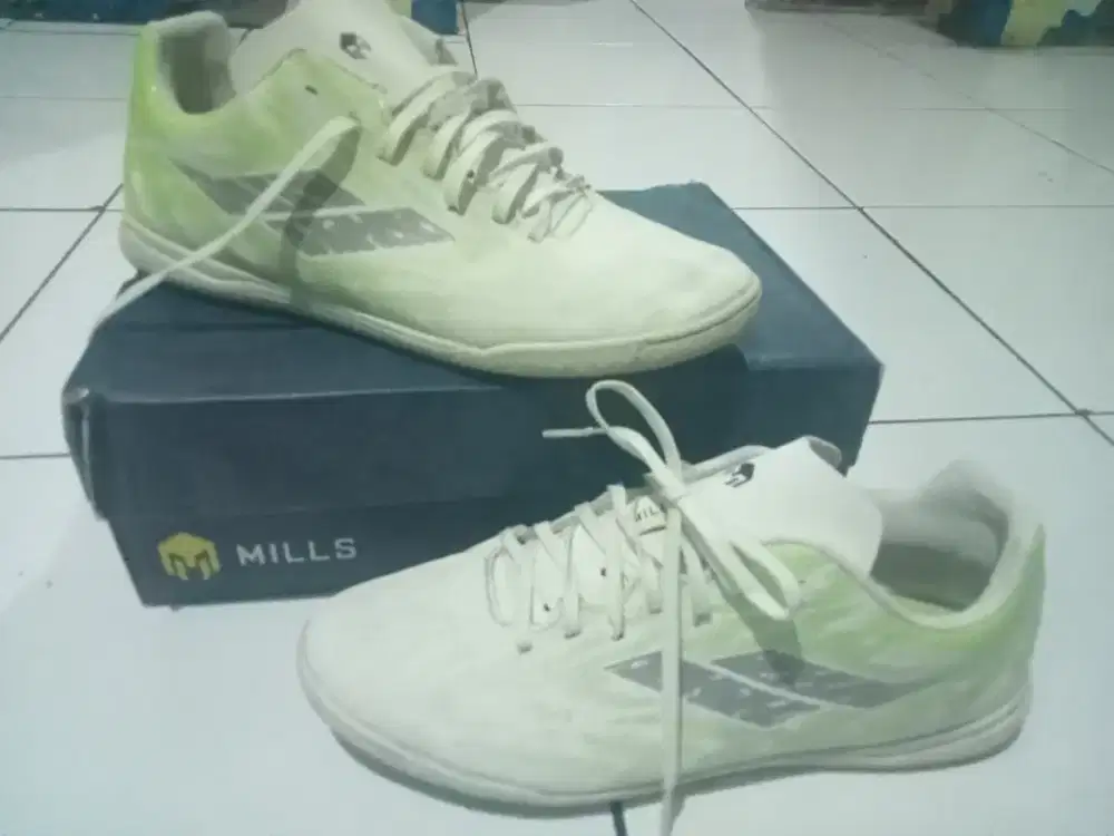 Sepatu futsal anak bagus
