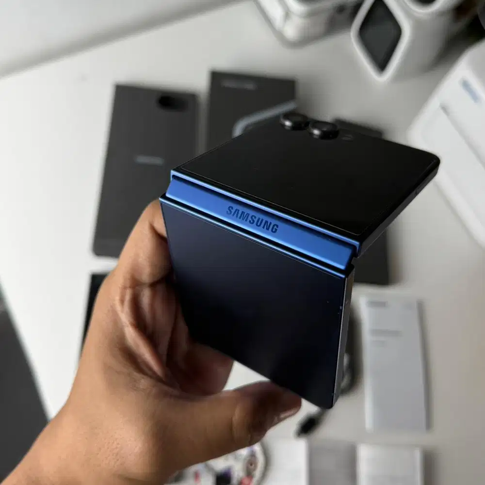 Samsung Galaxy Z Flip 7 256gb Blue Garansi Resmi Sein Maret 2027