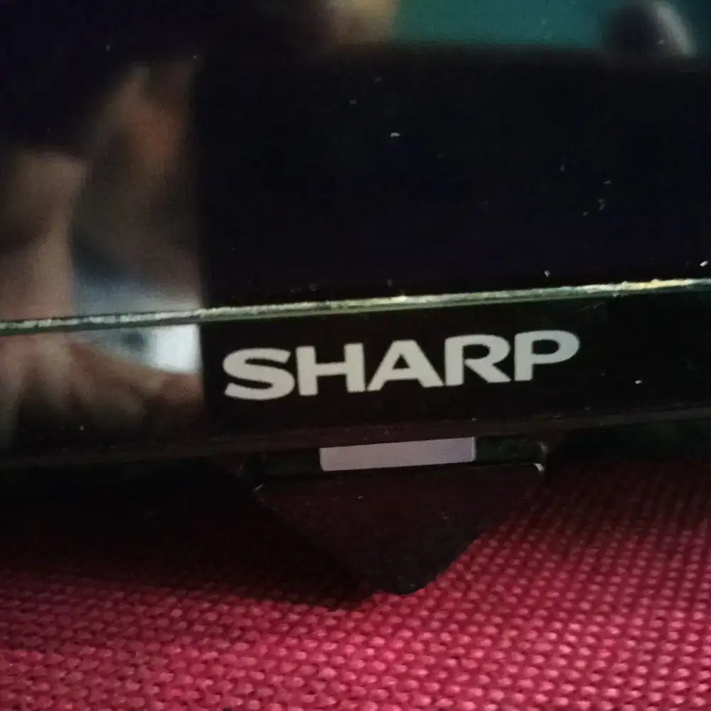 Sharp 32 inch bekas kondisi bgus.. Minus panel pecah