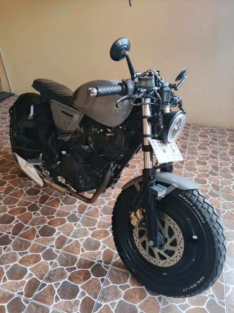 Yamaha Byson Custom BratStyle 2012