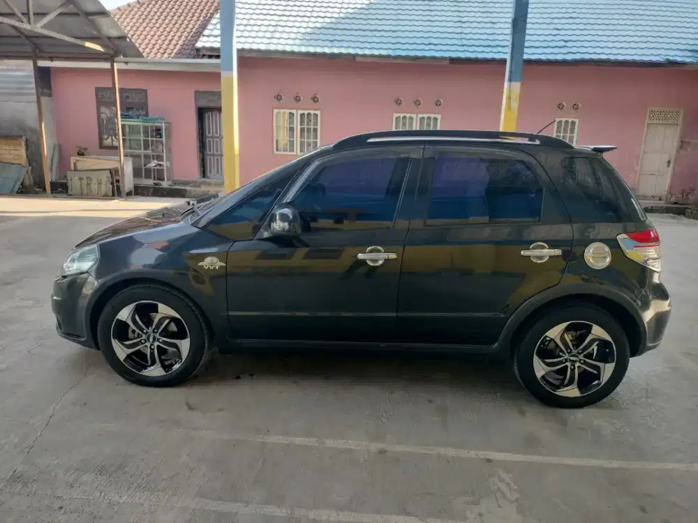 Suzuki Xover 1.5 Tahun 2009 (Manual)