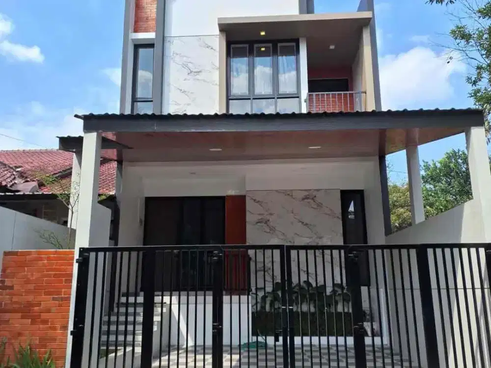 Dijual Rumah Mewah 2 Lantai Hanya 50 meter dari Jalan Raya Mangunsari-UNNES