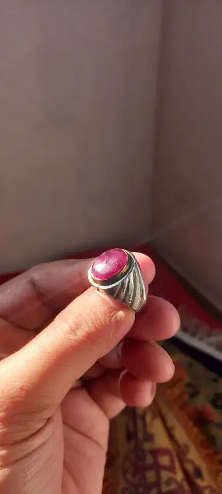 Batu Permata Ruby Madagascar