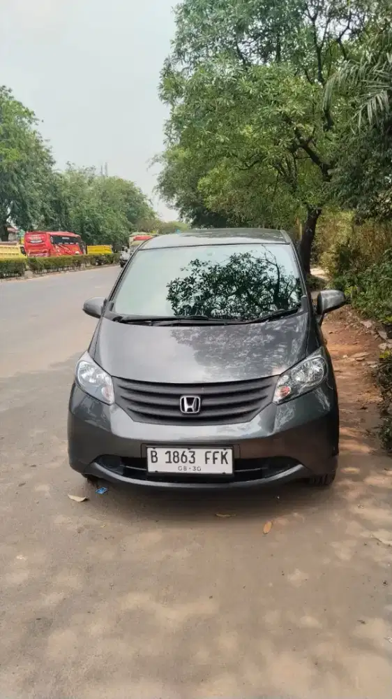 DIJUAL HONDA FREED SD 1.5 AT 2010