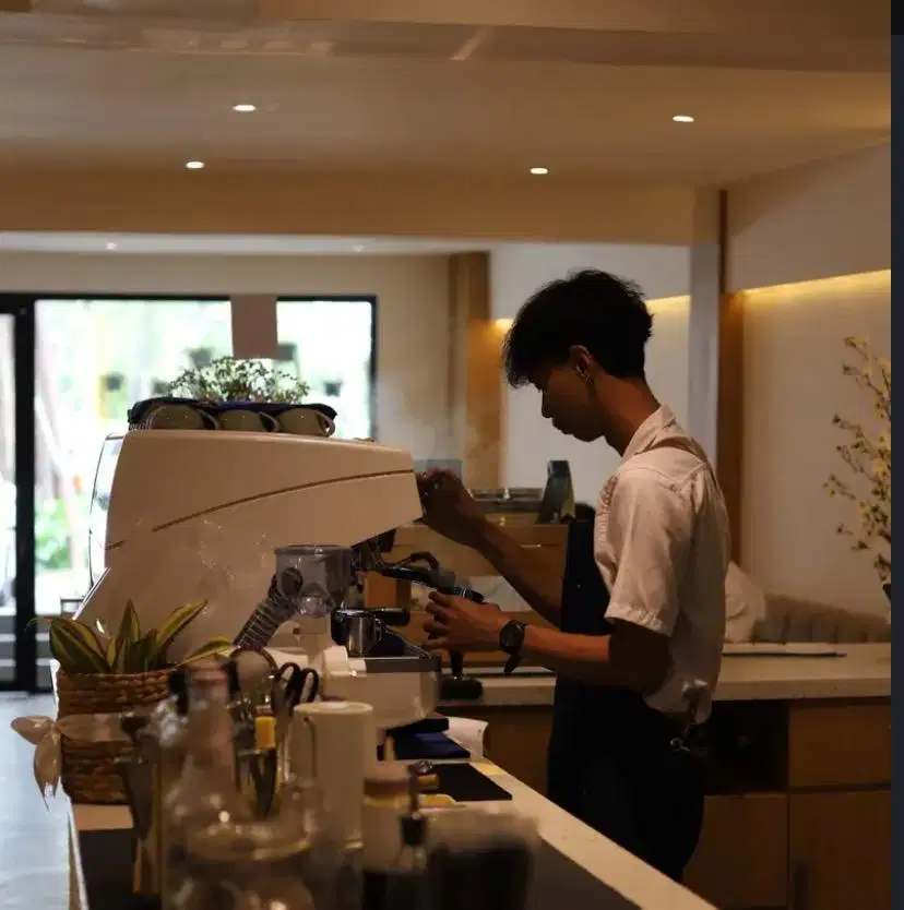 mencari lowongan kerja, barista atau F&B atau lain nya