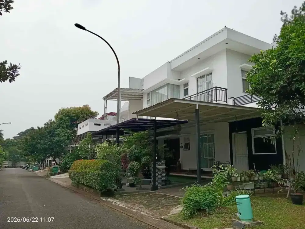 Rumah 2,5 Lantai Full Furnished Versailles BSD – 4+1 KT, Rooftop, SHM