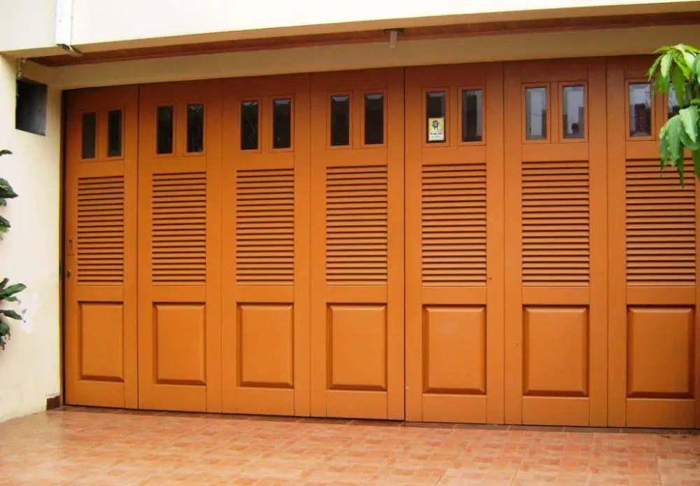 Pintu garasi handerson minimalis