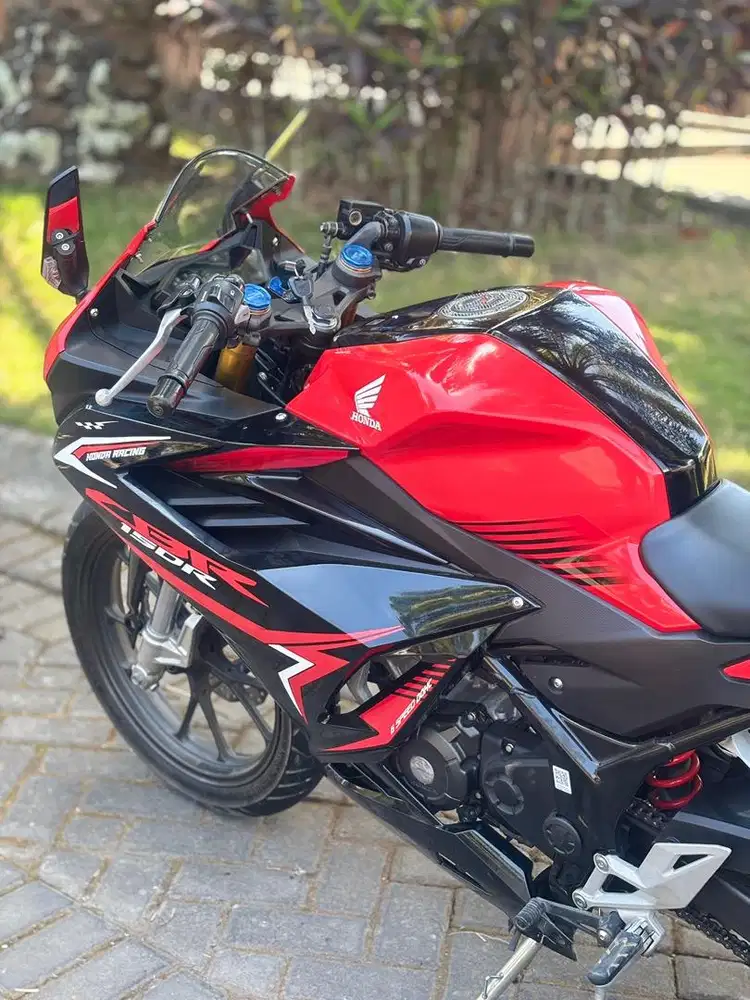 Honda New CBR 150R thn 2021 Odo 8rb Merah Plat Baru Koko Motor
