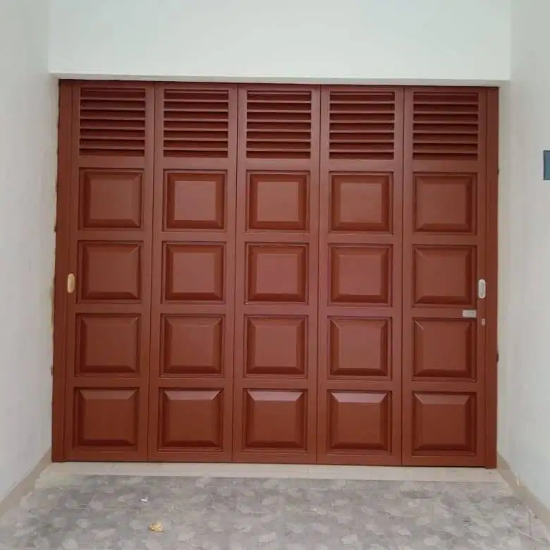 Pintu garasi handerson mobil
