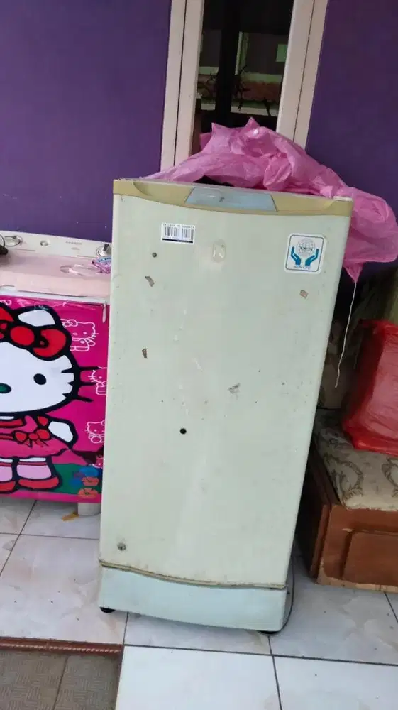 kulkas bekas dijual