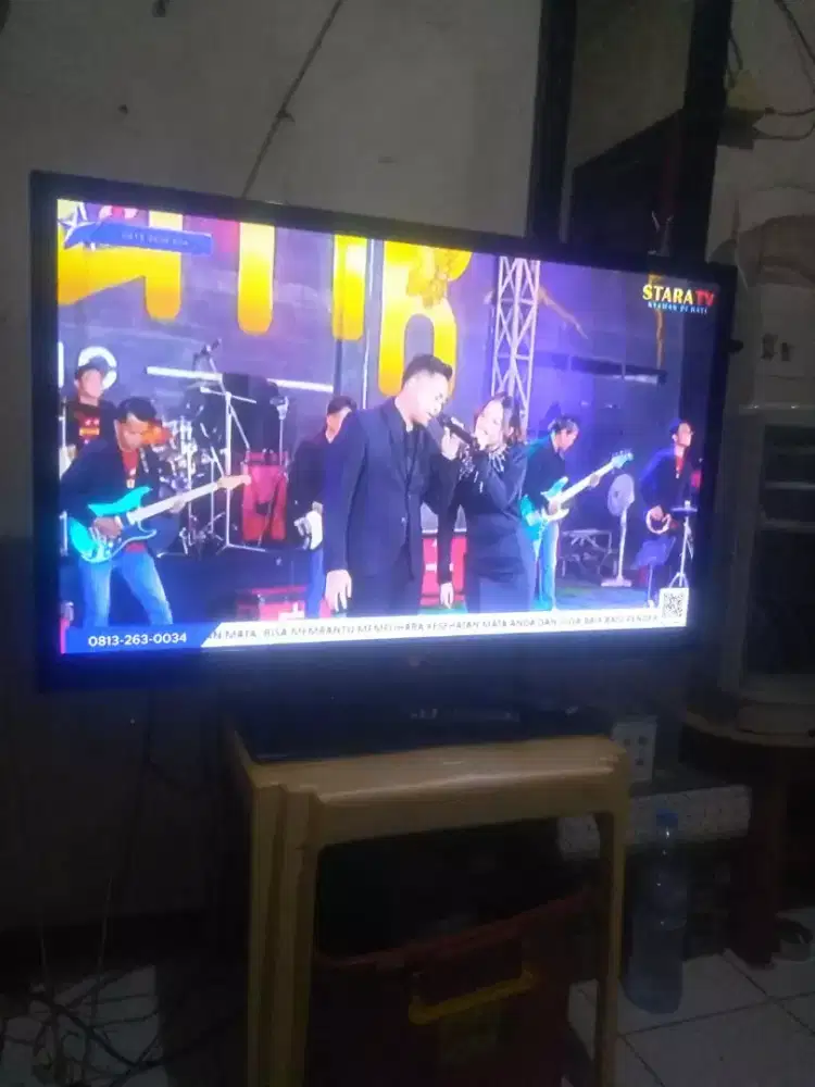 Di. Jual cepat tvi led merk Samsung 43 in murah