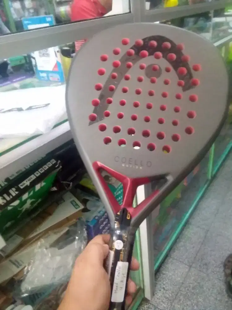 di butuhkan karyawan untuk lapangan padel