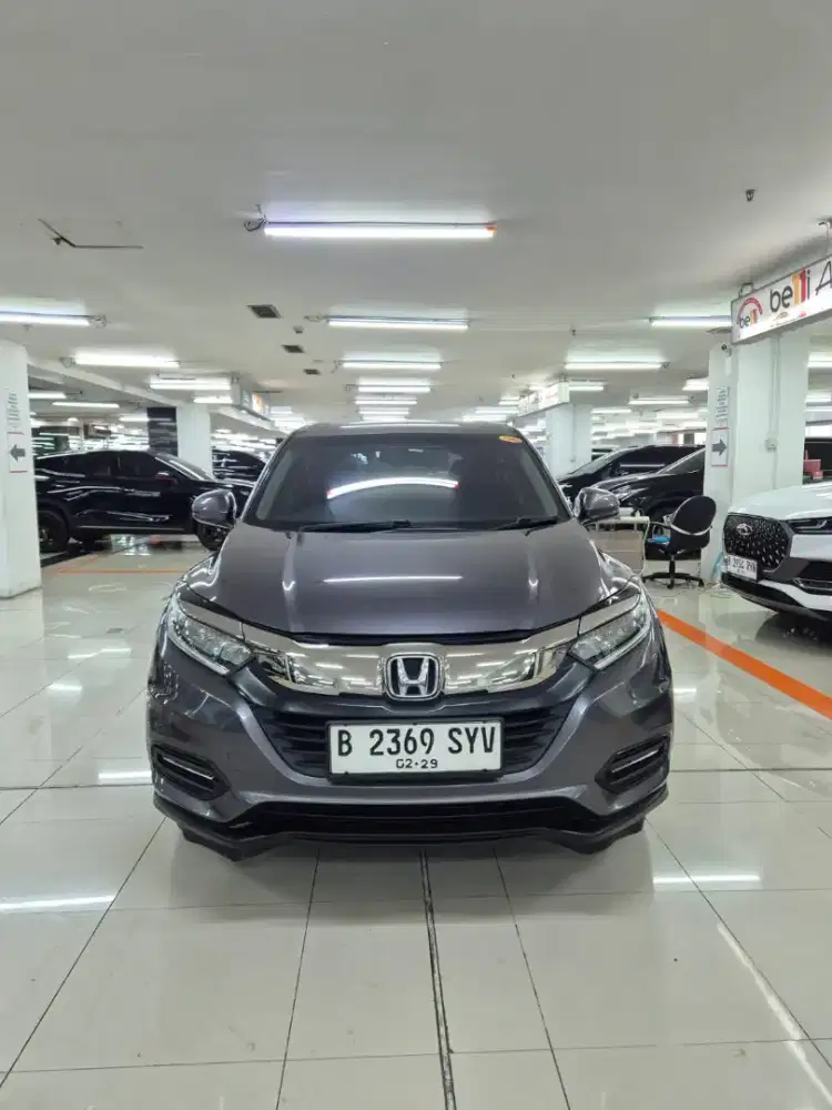 Honda hrv se 2018 sudah facelift low km pakai pribadi apik