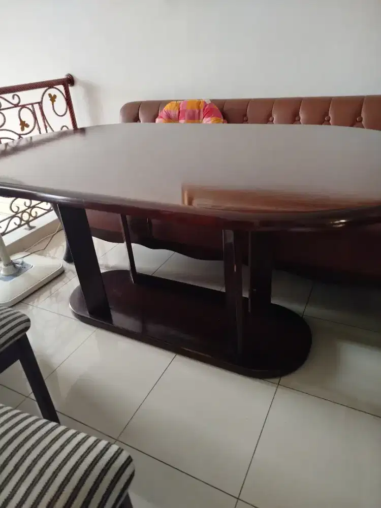 Meja makan gendong mahoni