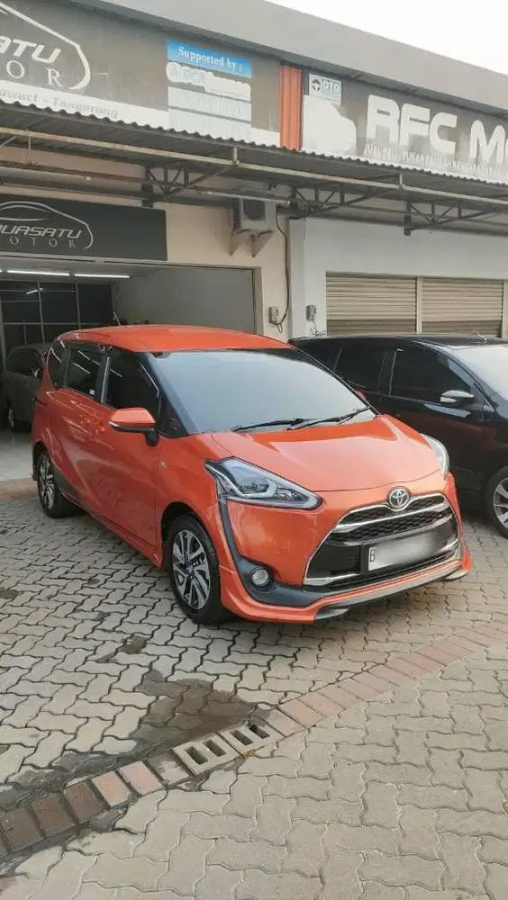 KM 77 RB SIENTA Q MATIC 2016 ORANGE TOYOTA