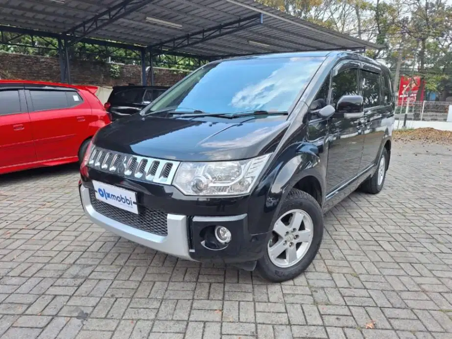 LOW DP Mitsubishi Delica 2.0 Royal Bensin-AT 2015 5MO