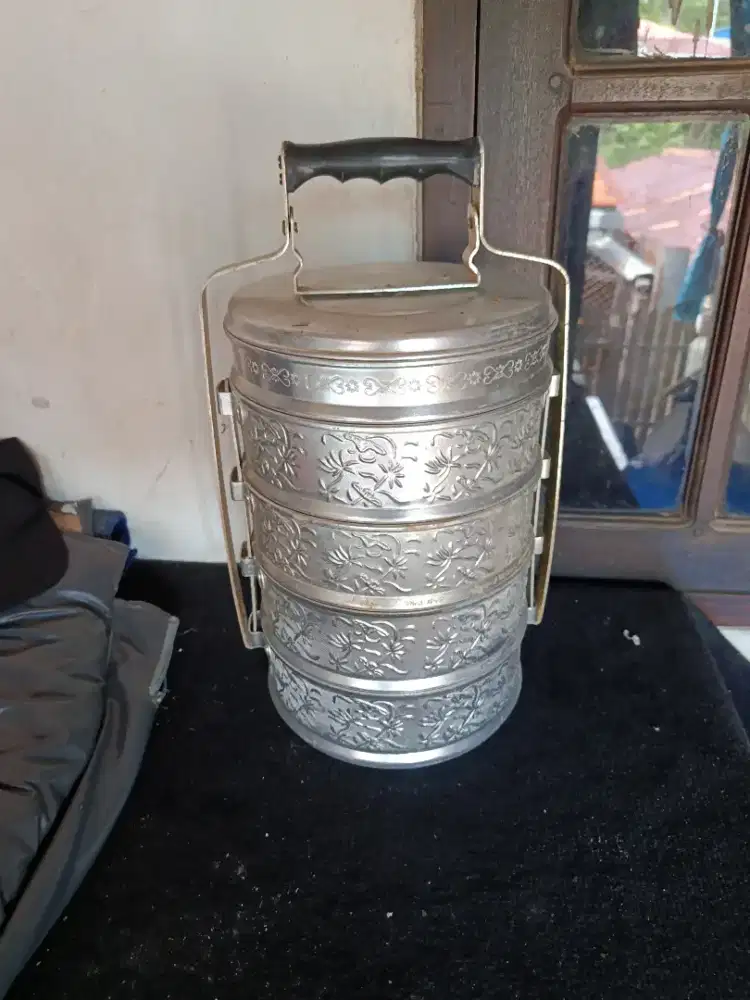 Rantang susun alumunium vintage