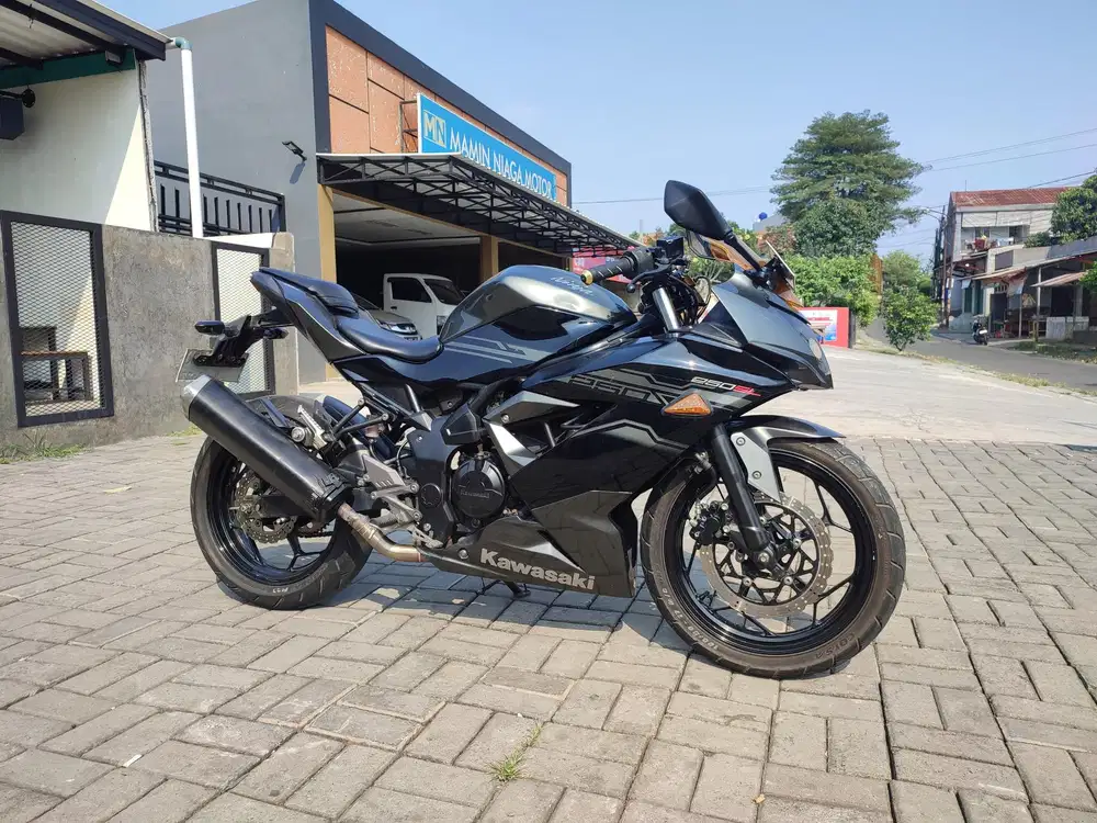 DIJUAL NINJA MONO 250SL TAHUN 2017