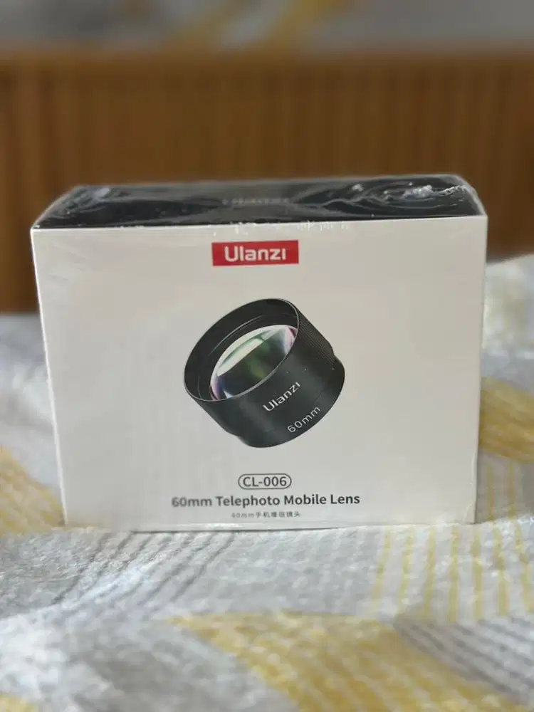 Ulanzi CL-006 60mm telephoto zoom lens