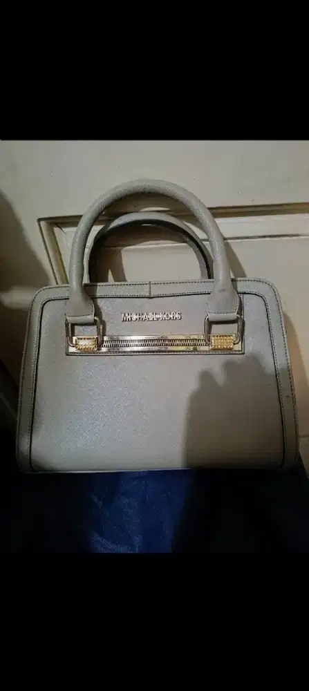 Dijual borongan Tas Fashion Michael Kors bonus tas Guess