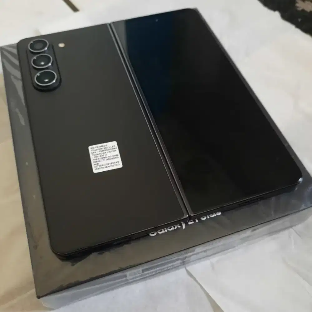 Samsung Galaxy Z Fold 5 12/256 Black PERFECT Resmi SEIN 21 Ags 2027